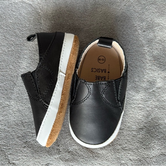 Babe Basic Leather Baby Sneakers Size 12-18 Months - Picture 1 of 9